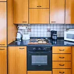 Colonial Studio/Apartment